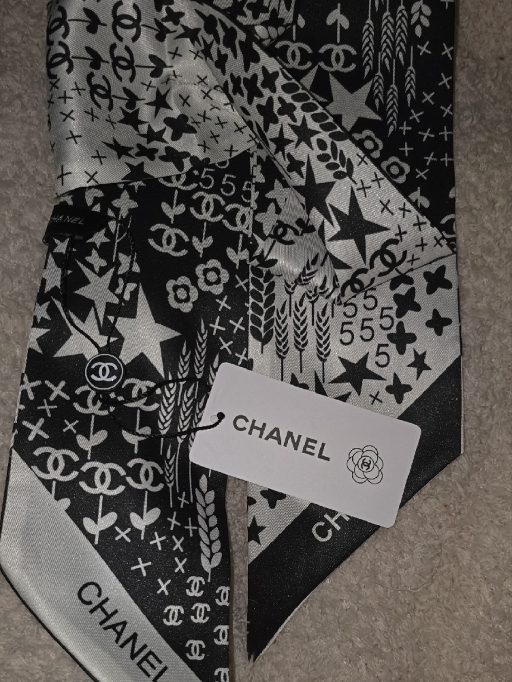 CHANEL Black & White Silk Twilly with Logo & Star Motifs - Picture 3 of 6